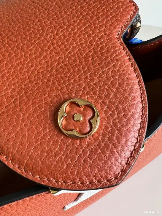 WIS CAPUCINES LOUIS VUITTON MM 0701